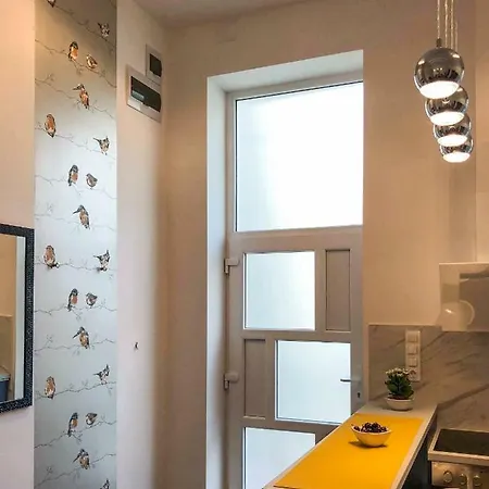 Sunset Central - All At Walking Distance! *